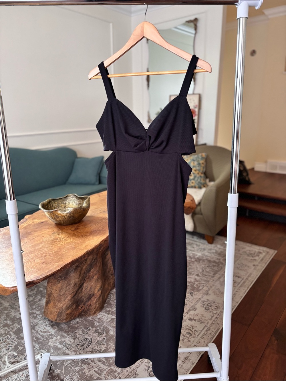Elegant Black Women’s Midi Dress with Twist Bodice